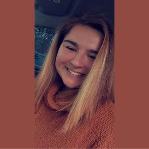 Meet your Posher, Caitlyn